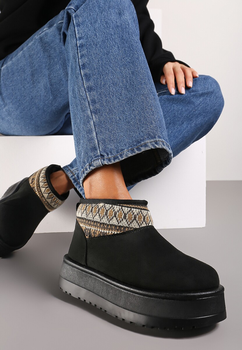 Czarne Śniegowce na Wysokiej Platformie Ozdobione Wzorzystą Wstawką Sinalora