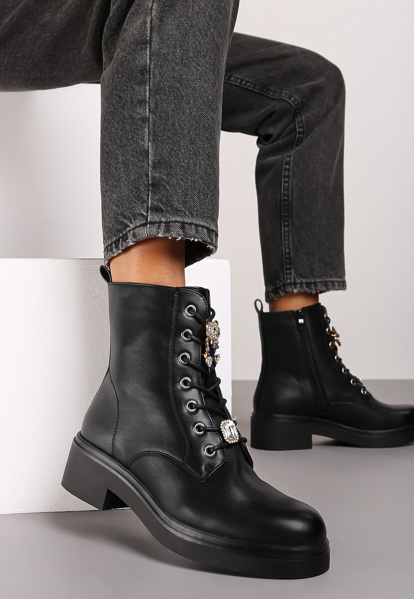 Czarne Płaskie Botki w Stylu Workerów Ozdobione Aplikacjami Kokardy i Misia Bialithia