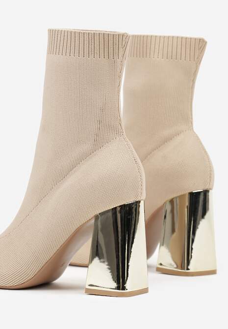 Ciemnobeżowe Skarpetkowe Botki VICES na Słupku w Eleganckim Stylu Rarana