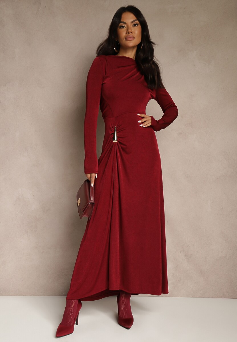 Brązowa Sukienka Koktajlowa z Marszczeniem i Metaliczną Ozdobą Retanda