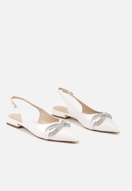 Białe Sandały na Płaskiej Podeszwie z Odkrytą Piętą i Kokardą z Cyrkonii Helfedi