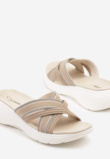 Beżowe Klapki na Koturnie z Pianki z Przeplatanymi Paskami Ulimiera