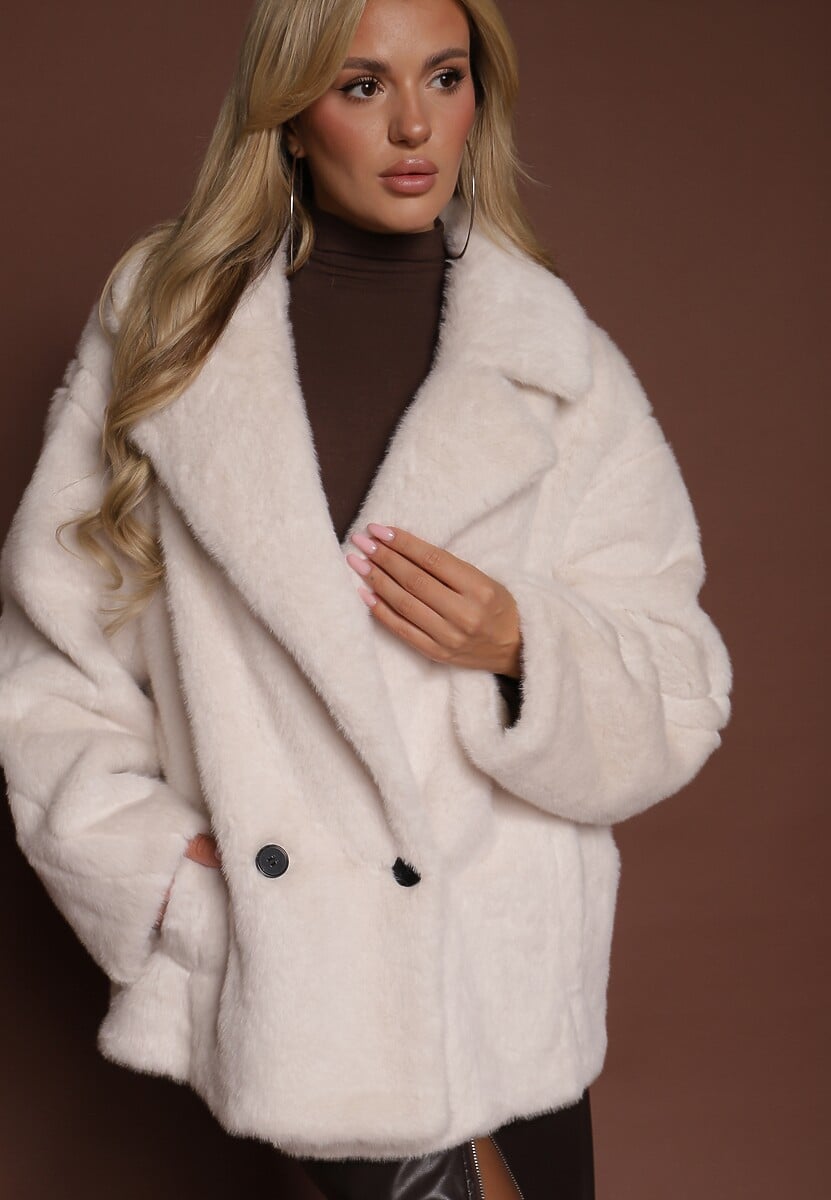 Biała Dwurzędowa Kurtka Futerko o Fasonie Oversize Manella