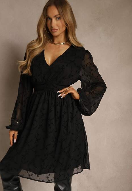 Czarna Siateczkowa Sukienka o Rozkloszowanym Kroju w Kwiaty Vidsella