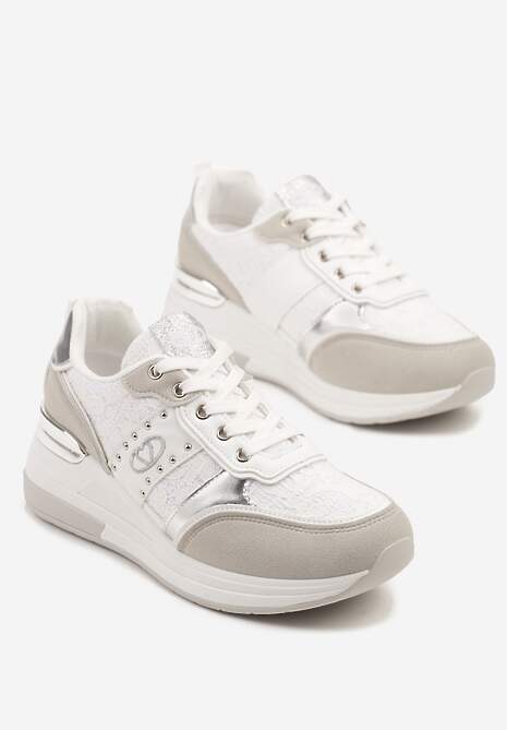 Białe Sneakersy na Ukrytym Koturnie z Koronką i Metalicznymi Wstawkami Edililia