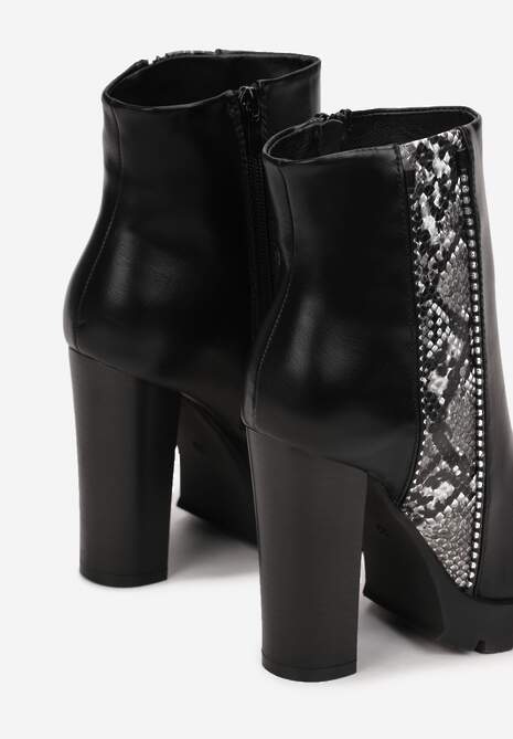 Czarne Botki na Słupku z Wężowym Paskiem Vela