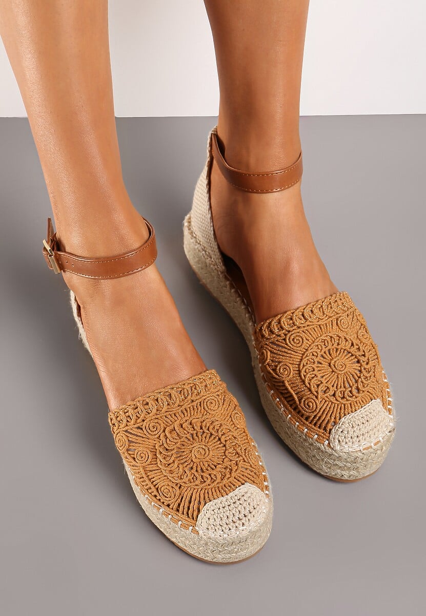 Brązowe Ażurowe Espadryle na Niskiej Platformie Plecionej z Zapięciem wokół Kostki Piervia