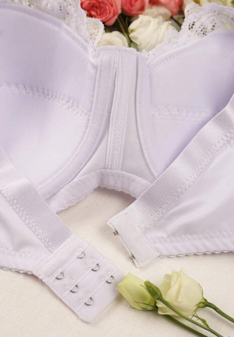 Biały Koronkowy Biustonosz na Szerokich Ramiączkach z Regulacją Madelan