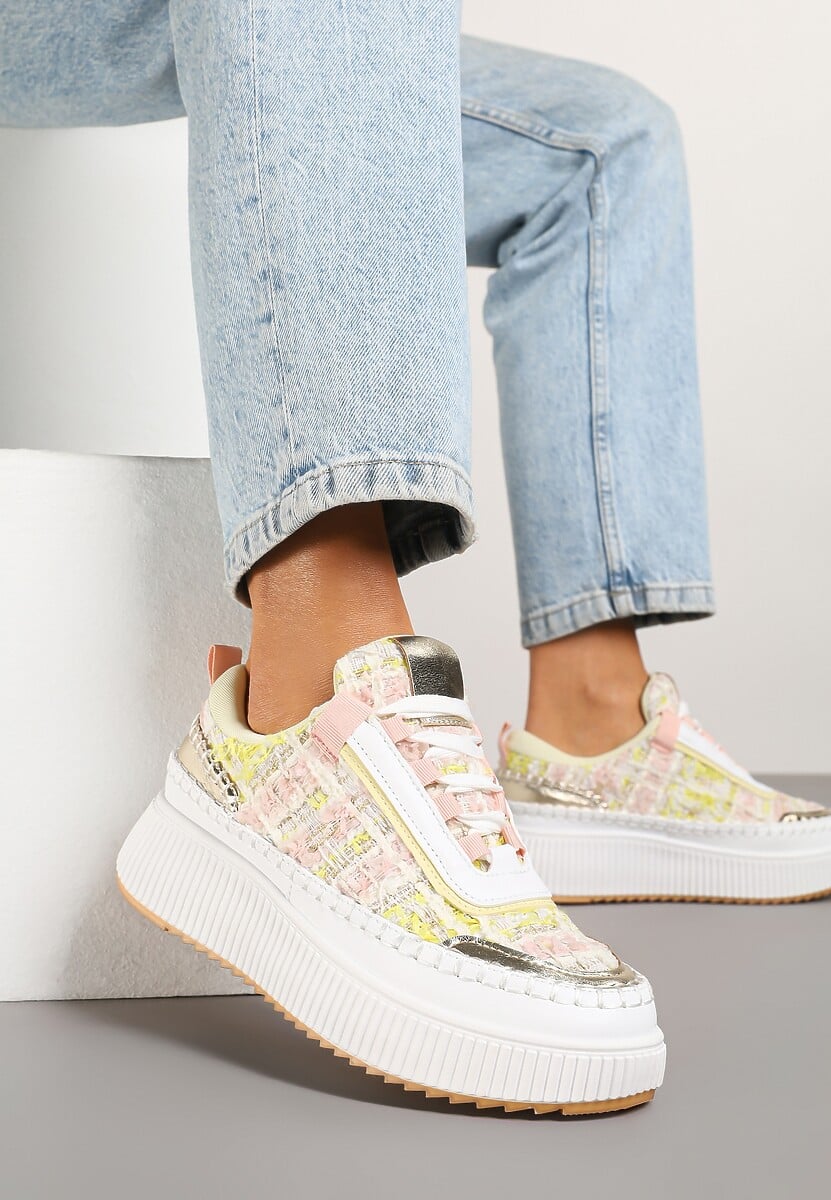 Biało-Różowe Sneakersy z Tweedowymi Zdobieniami i Przeszyciami na Platformie Ulandrelia