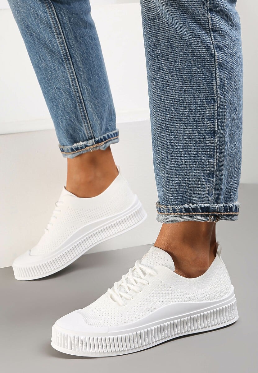 Białe Trampki z Siateczkową Cholewką i Tłoczoną Podeszwą Lalnai