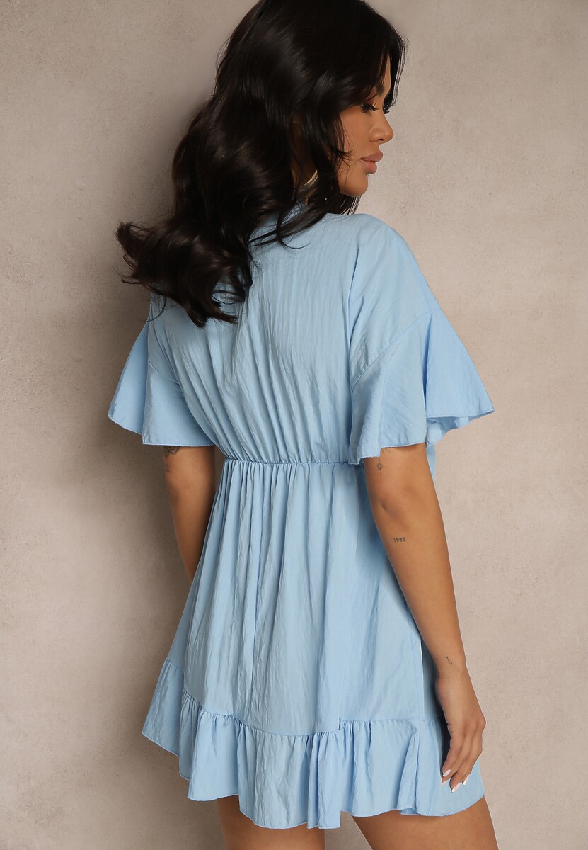 Jasnoniebieska Rozkloszowana Sukienka z Wiskozą z Rękawami Typu Nietoperz i Falbanką Nellimi