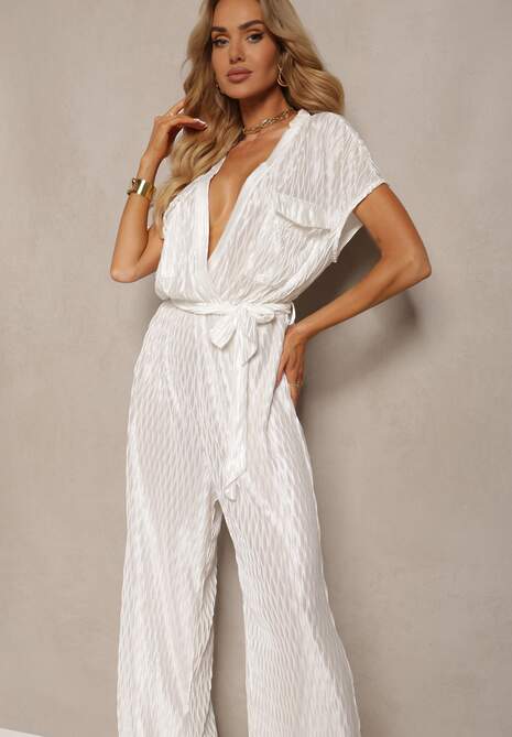 Biały Kopertowy Kombinezon z Gumką w Talii ze Spodniami Palazzo i Materiałowym Paskiem Hesperi