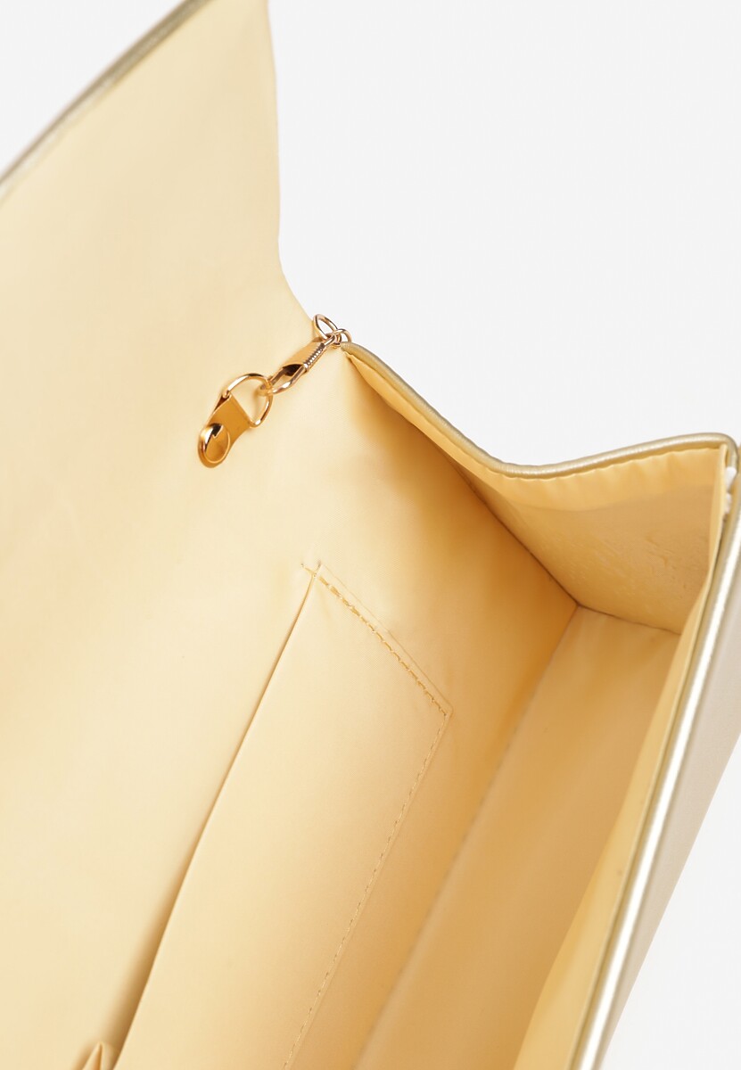 Złota Torebka Kopertówka do Ręki i na Łańcuszku Zdobiona Aplikacją Nonalie