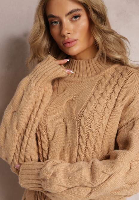 Beżowy Długi Sweter o Luźnym Kroju z Warkoczykowym Splotem Penerria