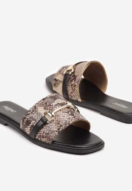 Czarne Wężowe Klapki Ozdobione Metalową Klamrą Ridithea