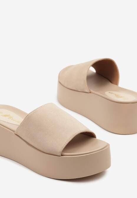 Beżowe Basicowe Klapki na Koturnie i Platformie Astelli
