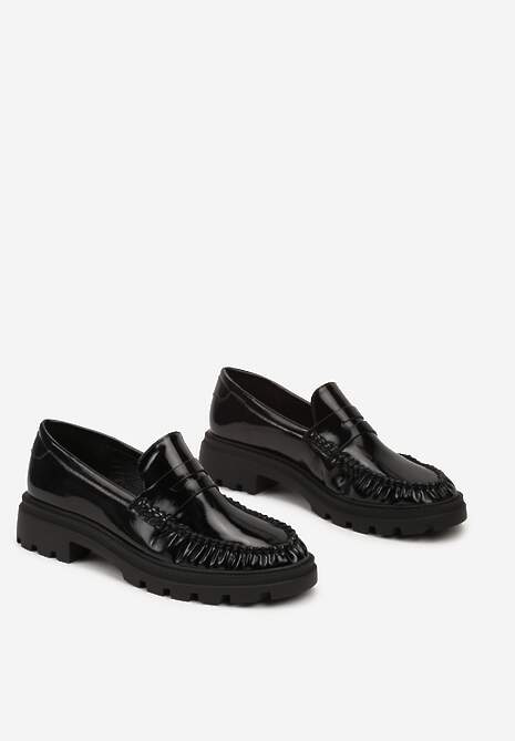 Czarne Mokasyny na Grubej Podeszwie z Minimalistycznym Zdobieniem Berivana