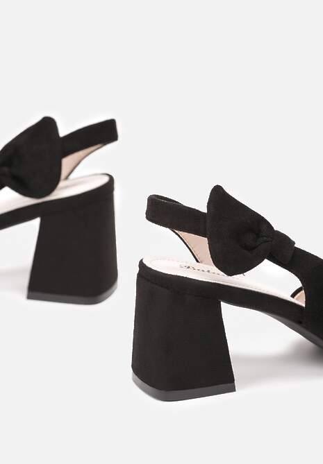 Czarne Czółenka na Słupku ze Szpiczastym Noskiem i Kokardką Kimara