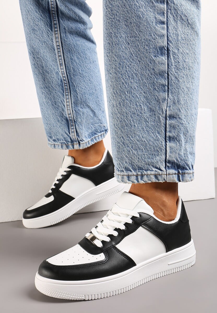 Biało-Czarne Klasyczne Sneakersy z Perforacją i Sznurowaniem Natessu