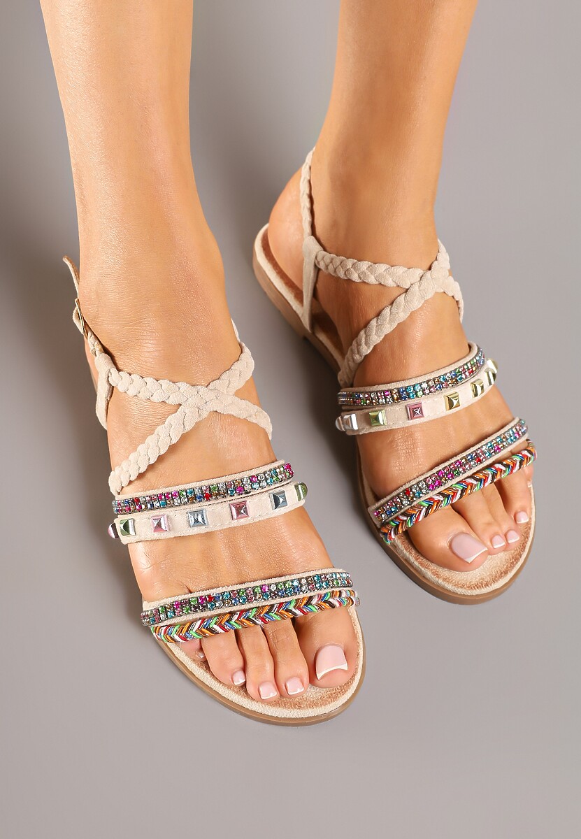 Beżowe Sandały Ozdobione Ćwiekami i Cyrkoniami Pillitte