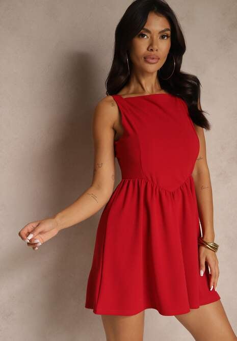 Czerwona Sukienka Koktajlowa z Wiskozą o Rozkloszowanym Kroju Tilurea