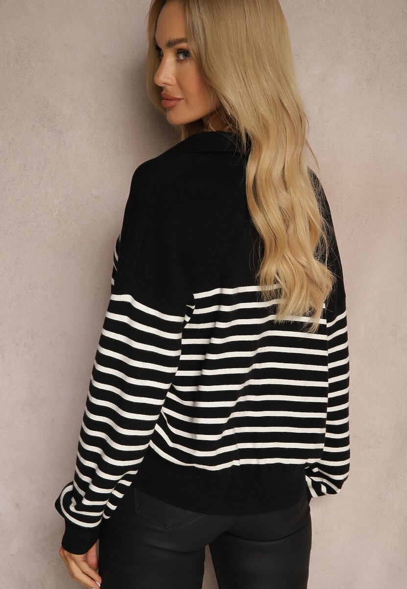 Czarny Sweter w Paski Ozdobiony Kołnierzykiem i Wycięciem Irinalies