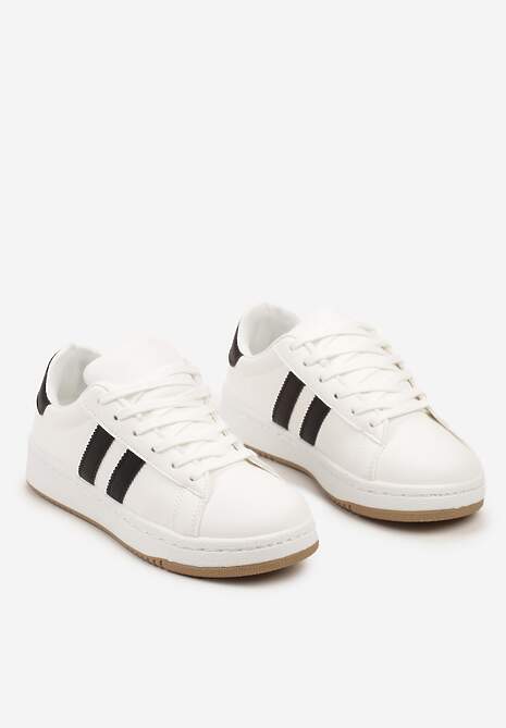 Białe Sneakersy na Płaskiej Podeszwie Ozdobione Kontrastowymi Paskami Navisella