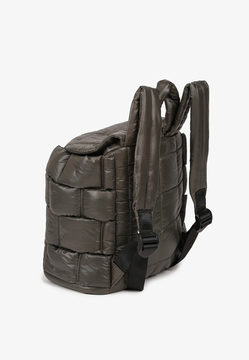 Ciemnozielony Plecak z Klapą i Ściągaczem Zdobiony Pikowaniem 3D Revitta