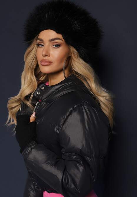 Czarna Pikowana Kurtka z Nieodpinanym Kapturem o Krótkim Kroju Tinneira