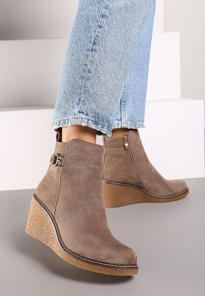 Ciemnobeżowe Botki na Koturnie z Klamrą Mivanora