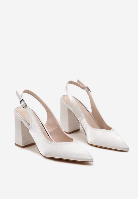 Białe Czółenka z Ekozamszu na Słupku ze Szpiczastym Noskiem i Sprzączką Brotria