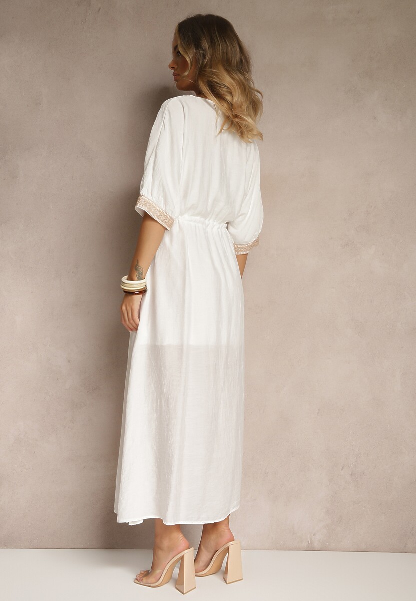 Biała Sukienka z Wiskozy Ozdobiona Ażurowymi Wstawkami Aloviana