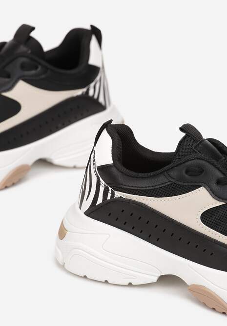 Czarne Sneakersy na Grubej Podeszwie z Cholewką przed Kostkę i Perforacją Obethy