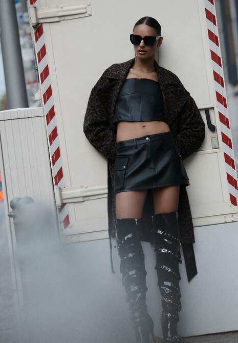 Czarny Komplet z Imitacji Skóry Gorsetowy Top i Krótka Spódnica Lerinda