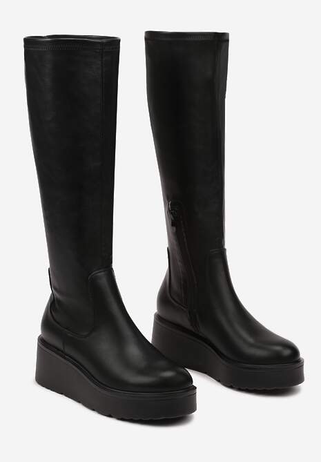 Czarne Basicowe Kozaki na Grubej Podeszwie z Okrągłym Noskiem Tirisza