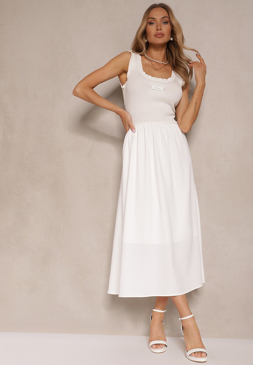 Biała Rozkloszowana Sukienka z Wiskozy Ozdobiona Naszywką Ronlina