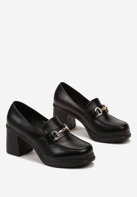 Czarne Półbuty Mokasyny na Obcasie z Metaliczną Klamrą i Przeszyciami Helawina