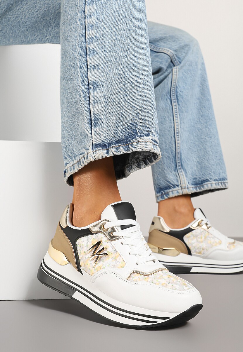 Biało-Czarne Sneakersy Ozdobione Metalicznymi Literami Divlirra