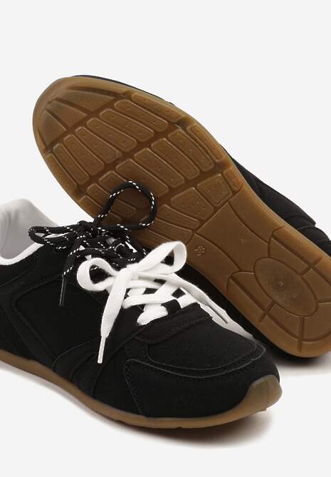 Czarne Sneakersy Ozdobione Przeszyciami i Podwójnym Sznurowaniem Telisaria
