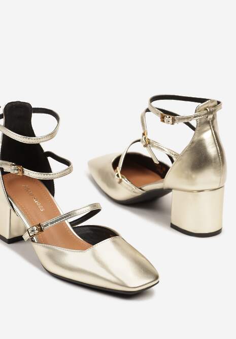 Złote Czółenka na Słupku Wykończone Paskami ze Sprzączkami i Kwadratowym Noskiem Naviana