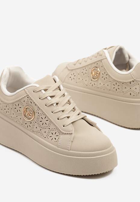 Beżowe Sneakersy na Platformie z Ażurowym Zdobieniem i Aplikacją Dalirnna