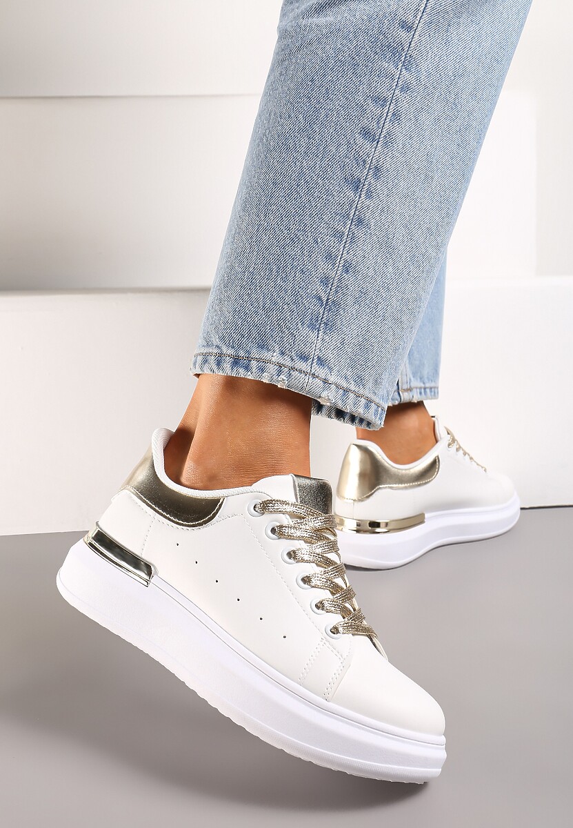 Biało-Złote Sneakersy z Brokatowymi Sznurowadłami i Metaliczną Wstawką na Platformie Vuriama