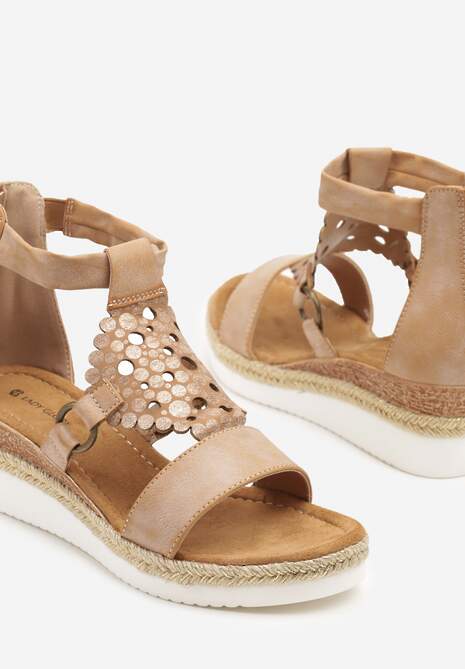 Brązowe Sandały na Niewysokim Koturnie w Stylu Boho Viarlis