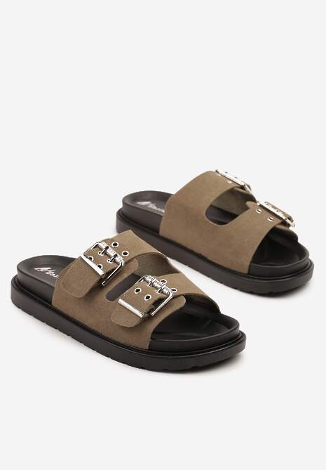 Zielone Klapki Ozdobione Klamrami Teitelle