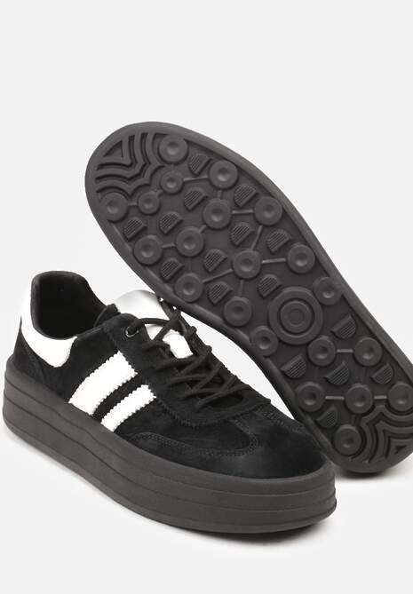 Czarne Sneakersy Zamszowe na Platformie ze Skórzaną Wkładką Ozdobione Paskiem Adivrie