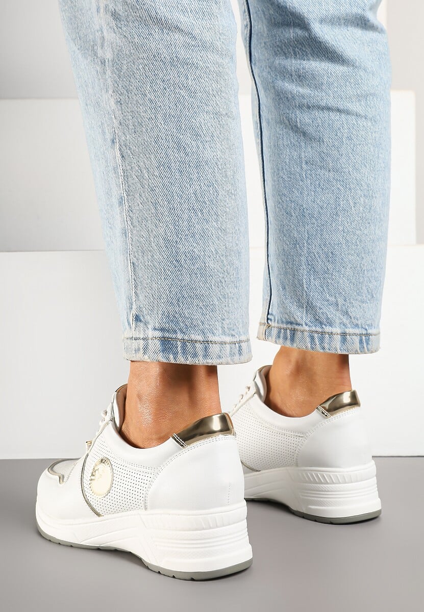 Białe Sneakersy Ozdobione Metalicznymi Aplikacjami Hellevia