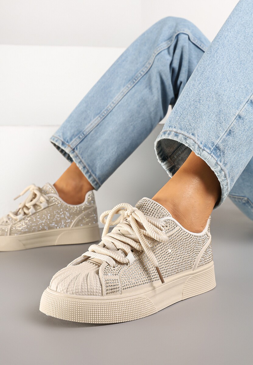 Beżowe Sneakersy z Ozdobnym Tłoczeniem i Cyrkoniami Dorreia