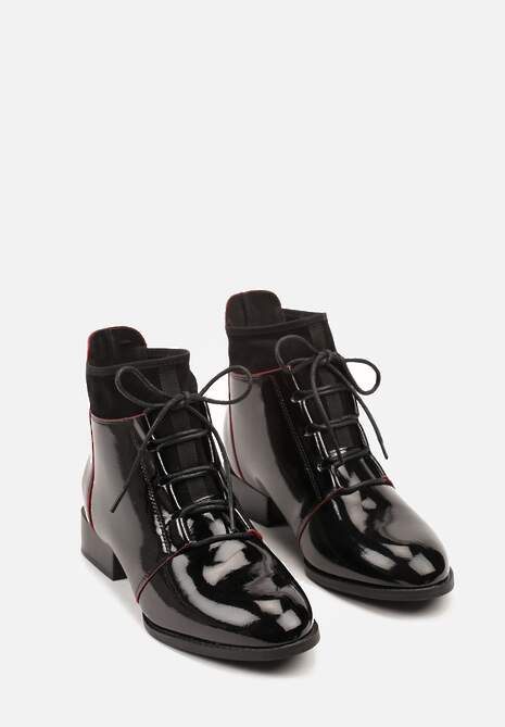 Czarne Lakierowane Botki Vices ze Sznurowaną Cholewką Senilea