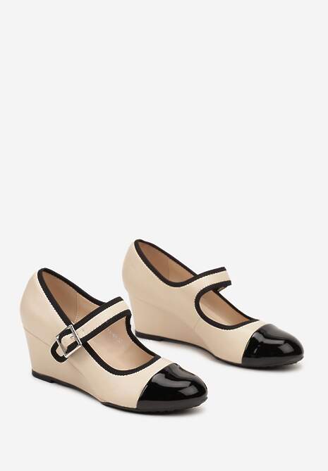 Beżowe Retro Półbuty na Koturnie z Lakierowanym Noskiem i Zapięciem na Sprzączkę Avirina