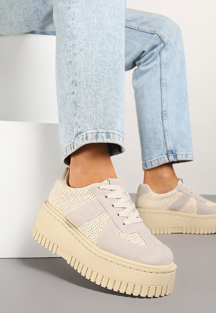 Jasnobeżowe Sneakersy na Platformie Ozdobione Paskiem Vivesse
